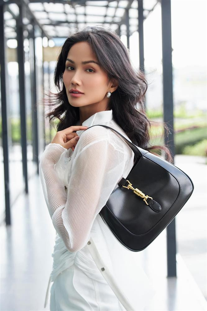 Hoa hậu xuề xòa nhất Tết Quý Mão gọi tên H'Hen Niê Hoa hau xue xoa nhat Tet Quy Mao goi ten H'Hen Nie