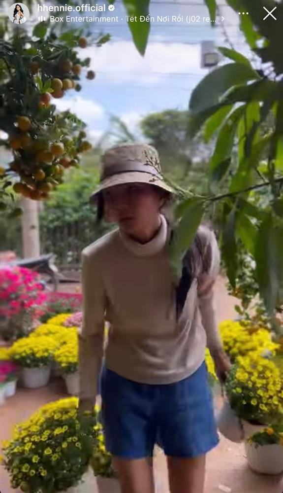 Hoa hậu xuề xòa nhất Tết Quý Mão gọi tên H'Hen Niê - Hình 5 Hoa hau xue xoa nhat Tet Quy Mao goi ten H'Hen Nie-Hinh-5