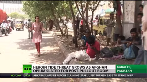 Các con nghiện hút heroin ngay trên đường phố.