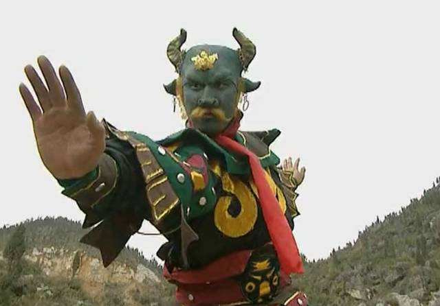 Điều này được giải thích bằng việc Ngưu Ma Vương cũng có 72 phép thần thông biến hóa – bằng số phép mà Tôn Ngộ Không sở hữu. Dù không nhanh nhẹn, khéo léo như Tôn Ngộ Không, Ngưu Ma Vương lại có sức mạnh cơ bắp nhỉnh hơn.