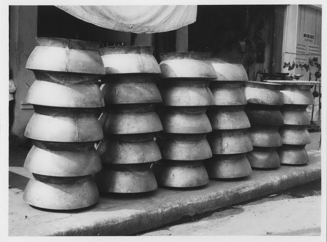 Cửa hàng nồi đồng.