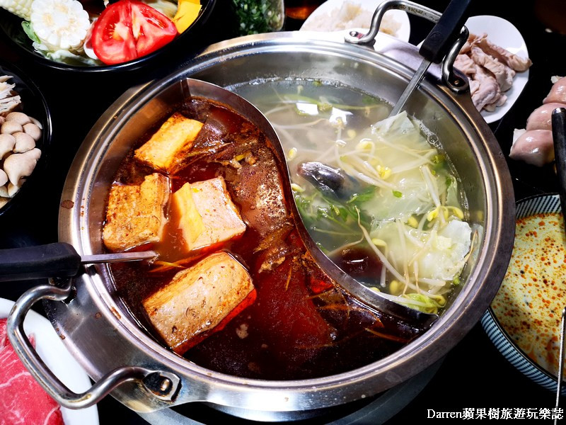 Nhiều người sẽ không khỏi bất ngờ nếu biết về từ nguyên, “tả pí lù” là tên của một món ăn được phiên âm từ tiếng Quảng Đông, phiên âm Hán Việt là đả biên lô. Trong đó, “pí” hay “pín” là một loại nồi, còn “lù” là cái lò đun.