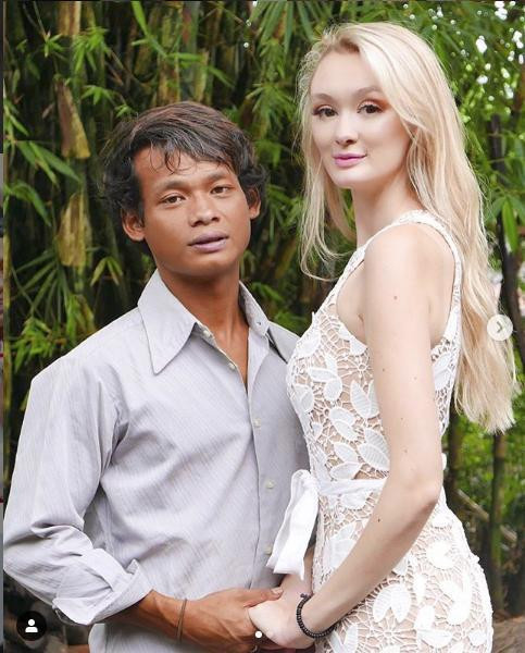 Cap doi chong cu vo tien don tin vui sau 2 nam ket hon