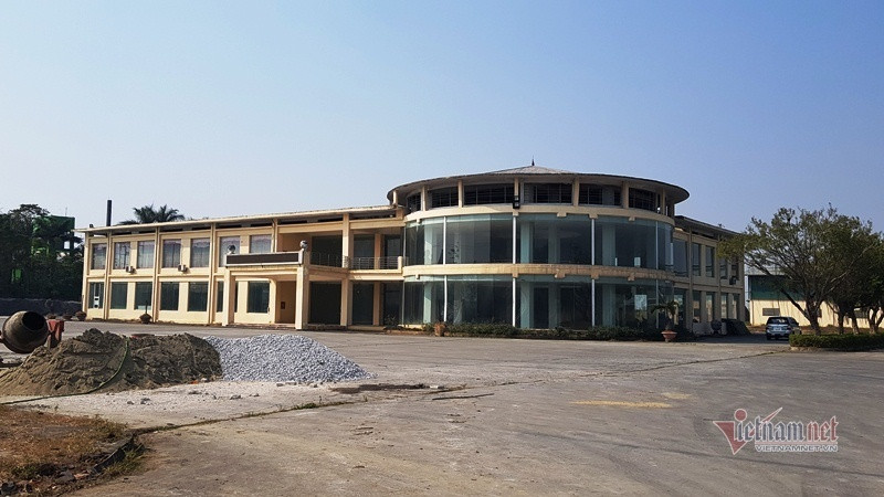 Khu nhà trung tâm bỏ không hơn 10 năm nay