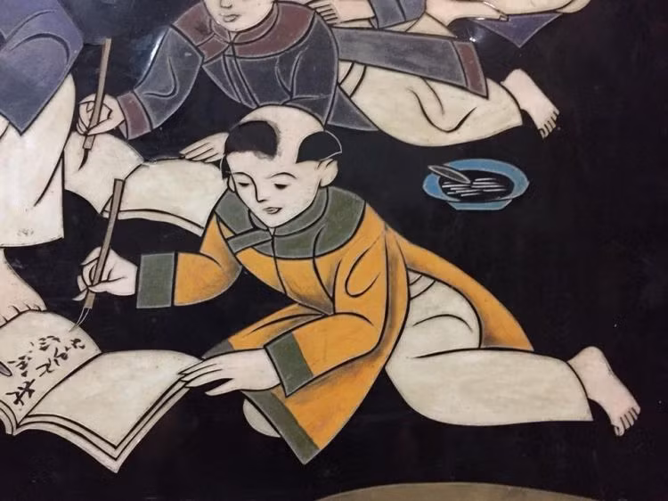 Khi trở lại, ông thầy đồ kinh ngạc đến sửng sốt vì không thể ngờ học trò của mình lại làm bài quá xuất sắc như vậy. Ông hỏi phú hộ xem trong thời gian ấy có vị khoa bảng nào ghé đến nhà chơi hay không, vì chỉ có cỡ khoa bảng mới giải nổi bài tập hóc búa ông đã giao.