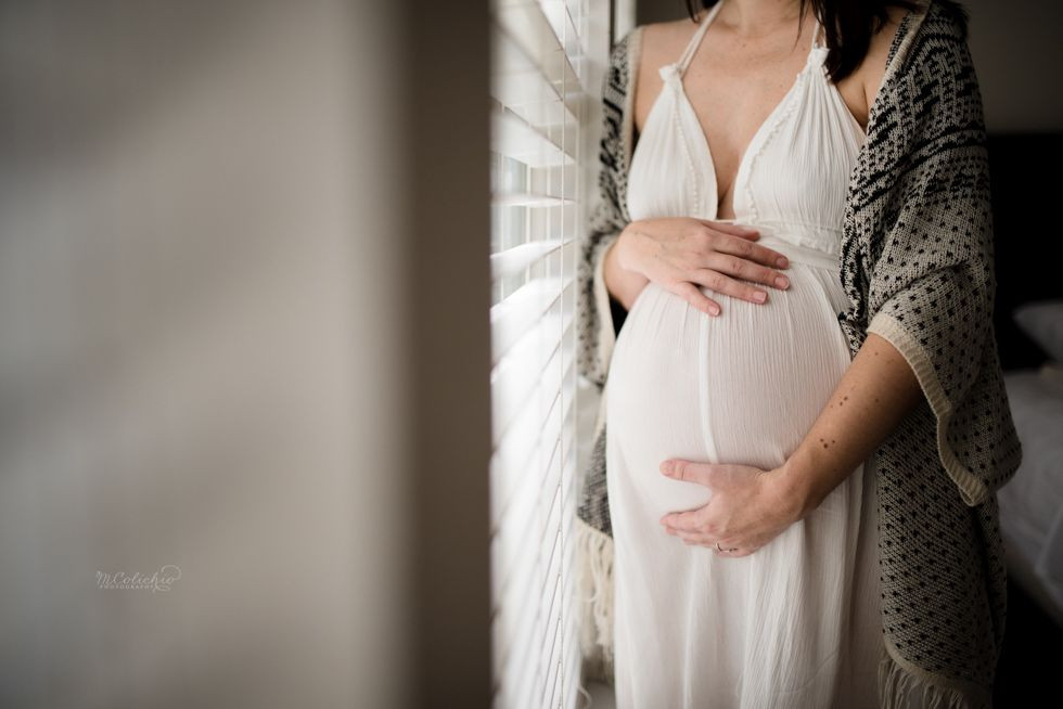 Theo sách “Lược khảo về thần thoại Việt Nam” của tác giả Nguyễn Đổng Chi, Bà Mụ là tên chung của 12 vị nữ thần sinh sản mà ngày nay gốc tích của các bà chỉ còn được biết đến lờ mờ qua các câu chuyện dân gian.