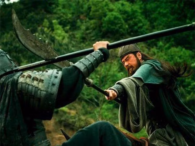 Suot cuoc doi lam muu si cua Gia Cat Luong, ong cam han ai nhat?