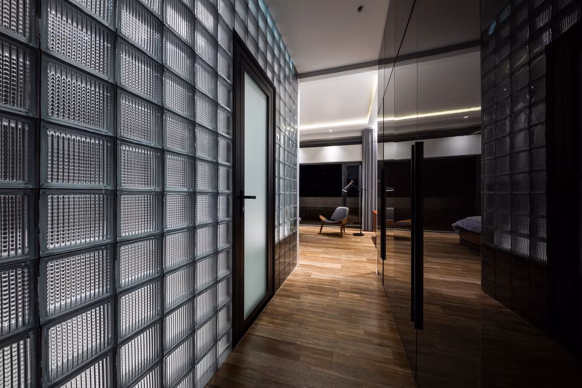 Giữa 2 khoảng trống, các thành viên trong gia đình có thể nhìn thấy và giao tiếp với nhau một cách dễ dàng.