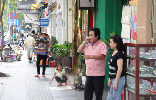 Nhiều hộ dân, người kinh doanh, buôn bán ở khu đất vàng lo ngại trước tin đất vàng sắp "lột xác".