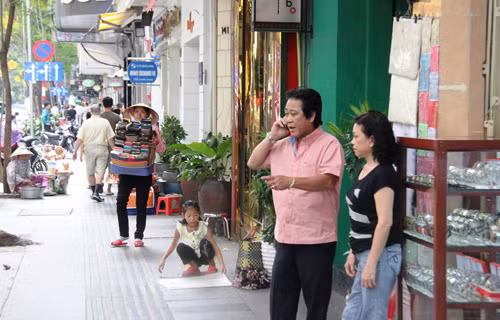 Nhiều hộ dân, người kinh doanh, buôn bán ở khu đất vàng lo ngại trước tin đất vàng sắp "lột xác".