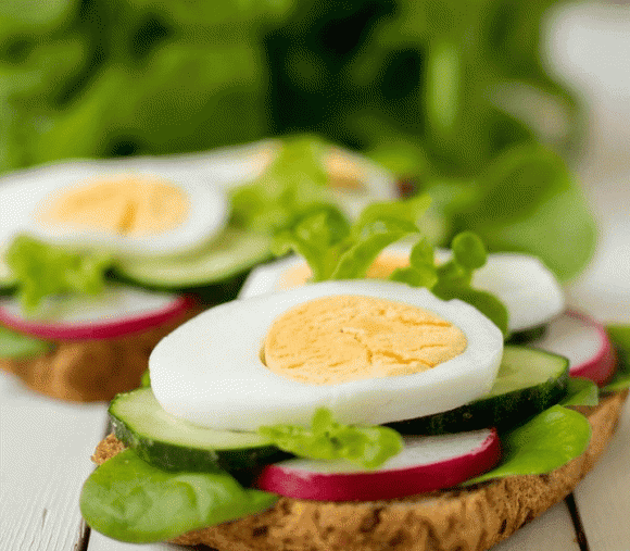 An trung luoc moi ngay la “san pham dinh duong” hay “sat thu mach mau”?-Hinh-5