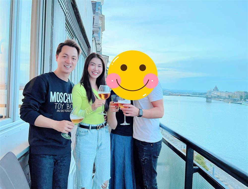 Dang Khoi chi phi '1 can chung cu' moi lan dua 2 me di tri benh-Hinh-7