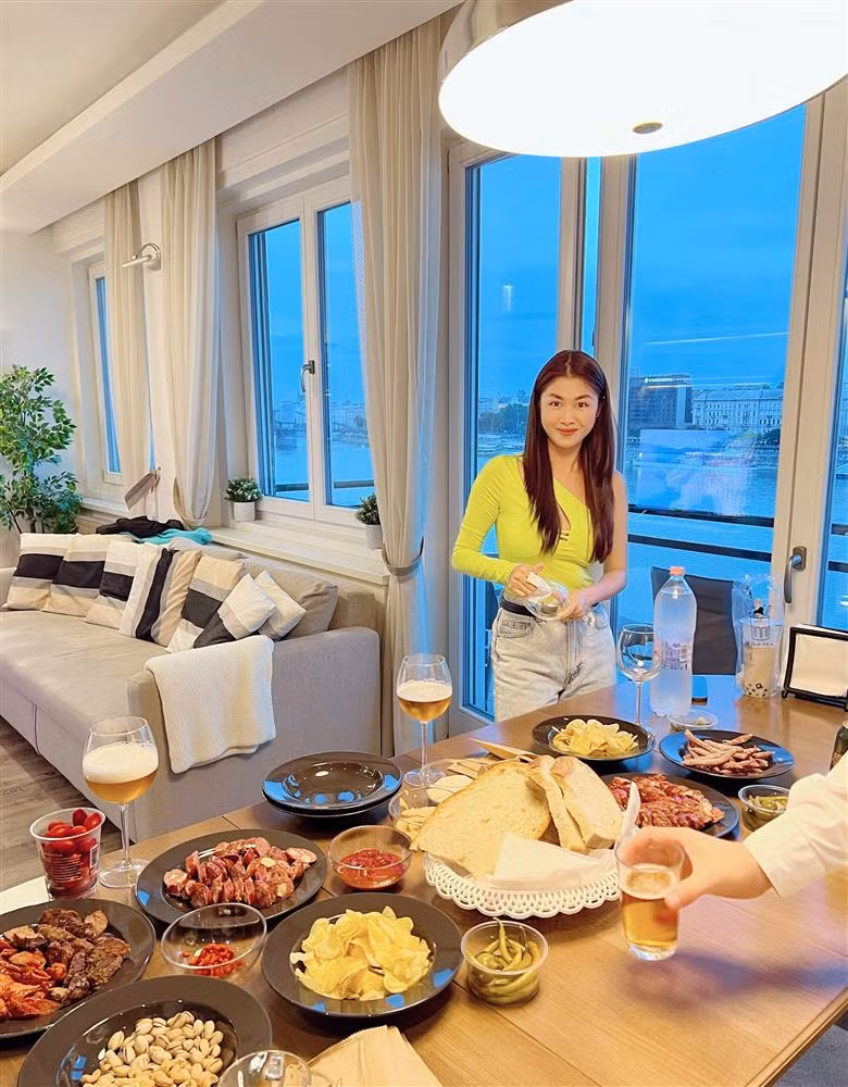 Dang Khoi chi phi '1 can chung cu' moi lan dua 2 me di tri benh-Hinh-6