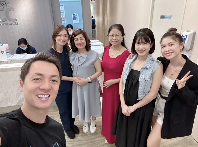 Dang Khoi chi phi '1 can chung cu' moi lan dua 2 me di tri benh-Hinh-13