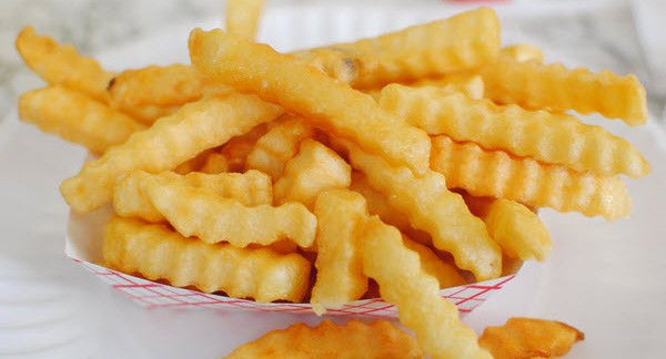 Lam cach nay, khoai tay chien vang rom, de lau van gion tan-Hinh-2