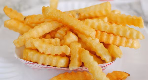 Lam cach nay, khoai tay chien vang rom, de lau van gion tan-Hinh-2