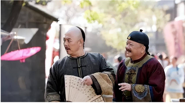 Càn Long đã giao cho Hòa Thân viết thơ nhiều lần, và ông đã thành công trong việc làm điều này, mang lại sự hài lòng của vua.