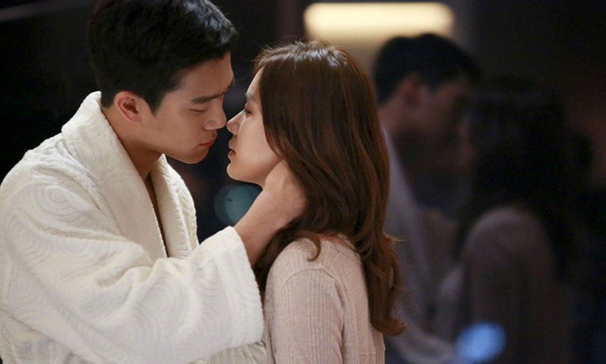 Toi di du hoc 2 nam, chi ho va ban trai o nha dam cuoi