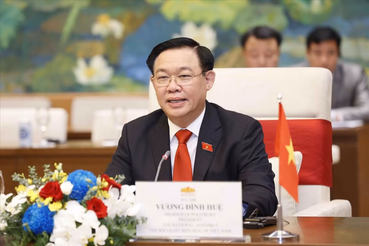 Chu tich Quoc hoi Vuong Dinh Hue tham chinh thuc Iran