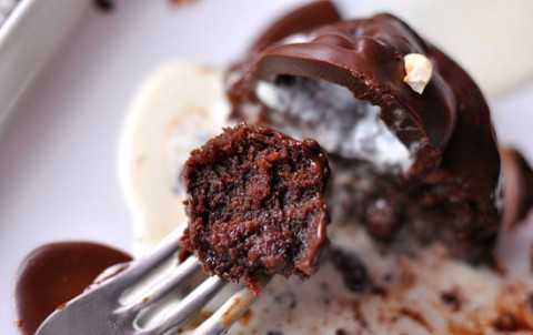 Một hóa chất khác có trong socola là magiê có tác dụng làm giảm và ngăn ngừa cao huyết áp.