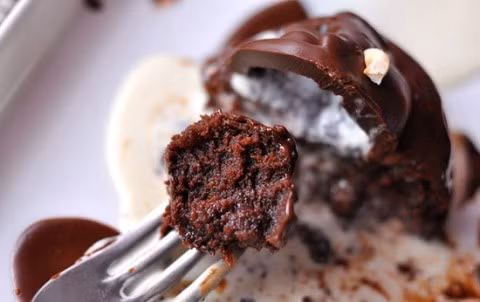 Một hóa chất khác có trong socola là magiê có tác dụng làm giảm và ngăn ngừa cao huyết áp.