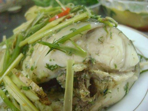 Món cá hấp bia.