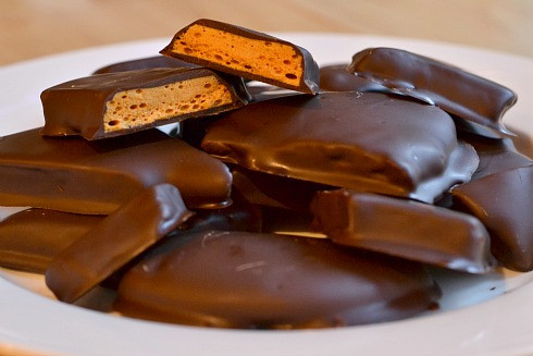 Socola đen có thể làm cholesterol xấu (LDL) lên đến 10%.