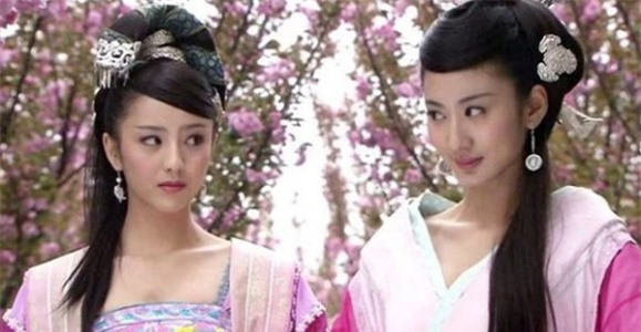 Bi kich hoang de chet tren giuong my nhan, nhieu the thiep nhung khong con-Hinh-3