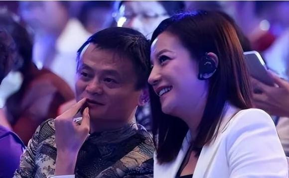 Trieu Vy: Tuoi 48 day suy ngam va tiec nuoi-Hinh-3