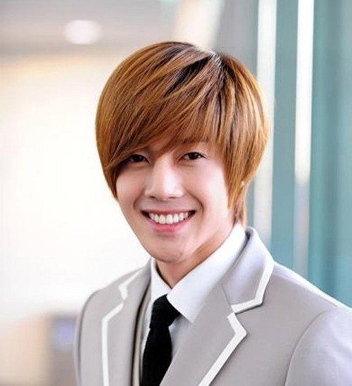 Trai đẹp F4 bỏ phố về quê trồng ngô, cuộc sống ra sao? Trai dep F4 bo pho ve que trong ngo, cuoc song ra sao?