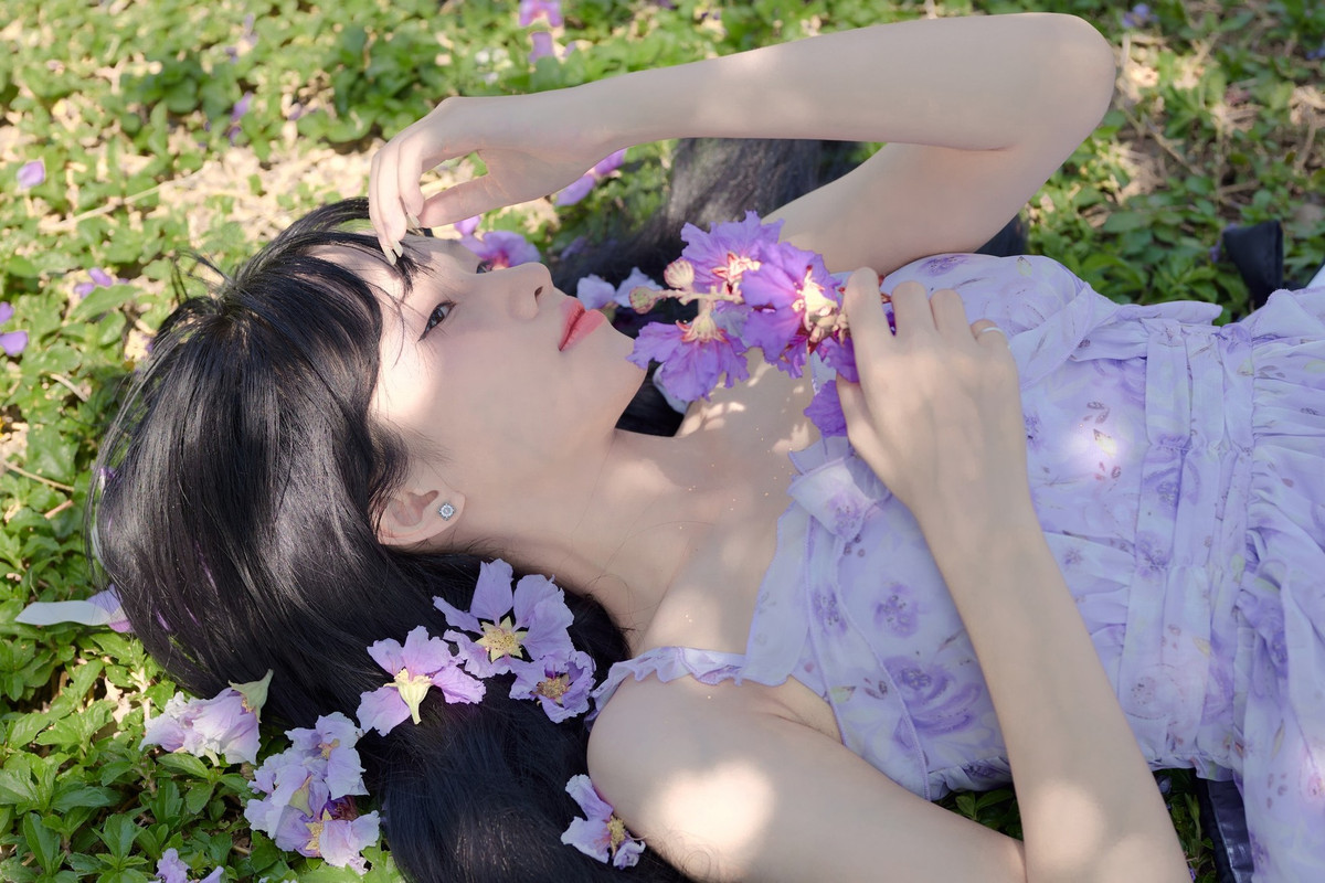 Nu sinh Dai hoc Hang hai mong mo ben sac hoa bang lang