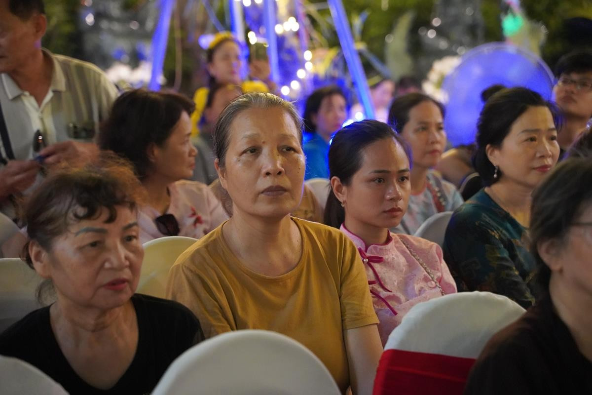 Ha Noi: Hang nghin Phat tu ve chua Quan Am tham du Dai le Phat Dan PL.2568-Hinh-46