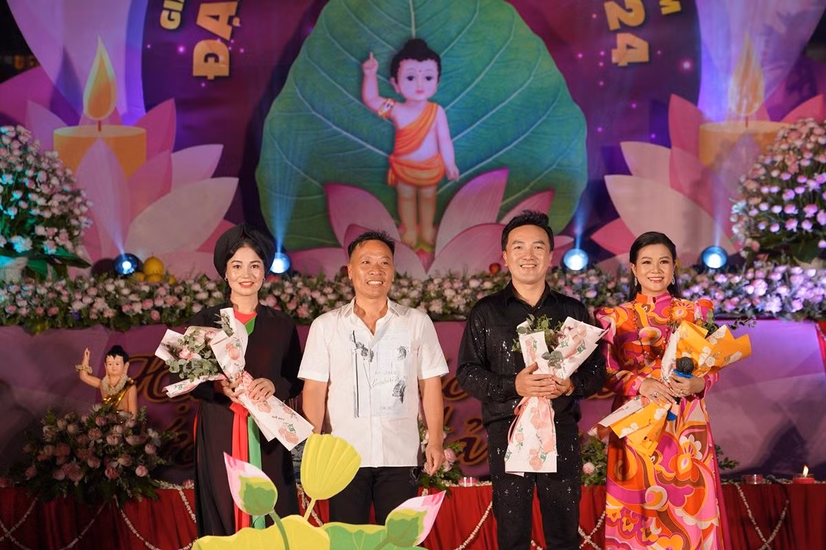 Ha Noi: Hang nghin Phat tu ve chua Quan Am tham du Dai le Phat Dan PL.2568-Hinh-51