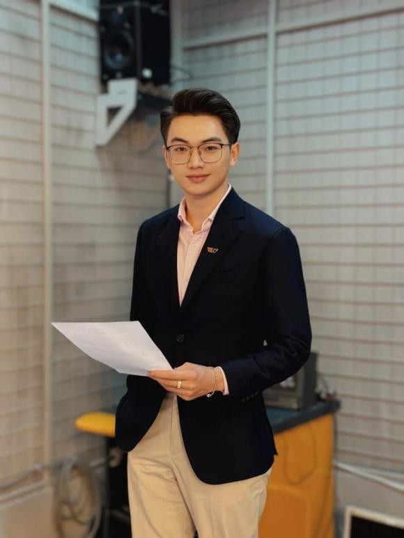 Hoc van khung cua MC Thoi tiet VTV: Duoc 5 truong tuyen thang-Hinh-2