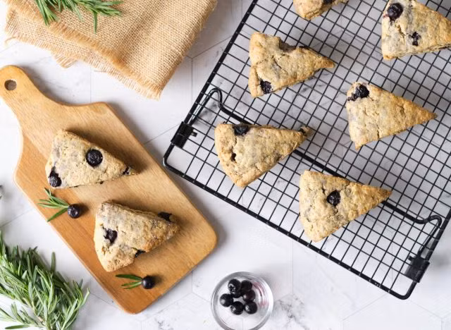 Thoi quen an mon nay bua sang khien vong eo tang vu vu-Hinh-4