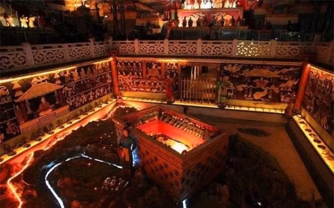 Choang voi do sau lang mo duoi long dat cua Tan Thuy Hoang-Hinh-2