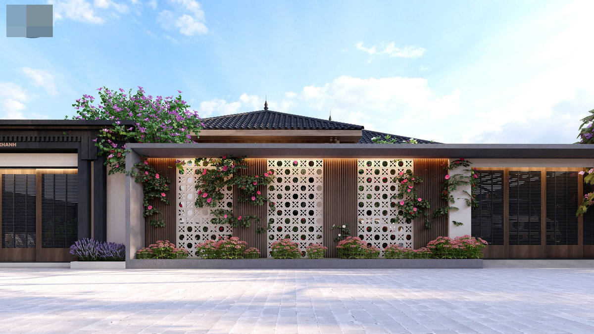 Nơi đó không chỉ có công năng tiện nghi, hiện đại, kiến trúc xưa cũ nhưng vẫn phảng phất nét trẻ trung, hiện đại. Ngôi nhà của chị còn có hồ điều hòa, nước chảy róc rách êm tai, ánh sáng chan hòa với các ô cửa đối lưu gió mát mẻ.