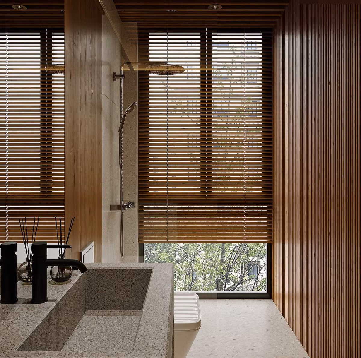 Khu vệ sinh phòng ngủ master có tường kính nhìn ra ngoài vườn cây xanh mướt, luôn khô ráo, thoáng đãng.