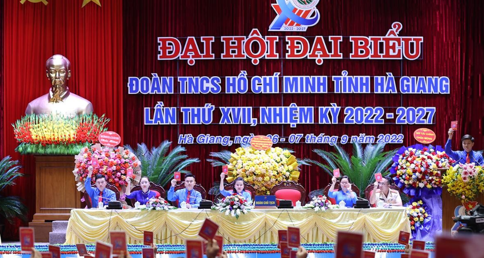 Chân dung nữ Bí thư Đoàn TN tỉnh Hà Giang vừa tái đắc cử - Hình 2 Chan dung nu Bi thu Doan TN tinh Ha Giang vua tai dac cu-Hinh-2