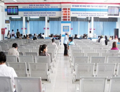 Tay chay ve tau tet vi gia cao chong mat