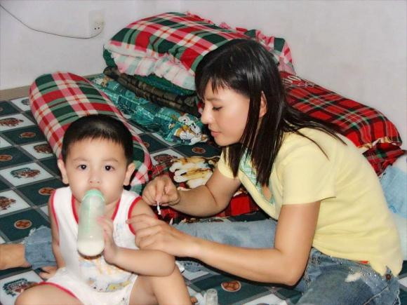 Cat Phuong mung sinh nhat con trai quy tu gay chu y