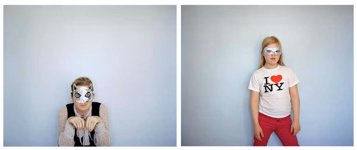 Từng bức ảnh được chụp qua nhiều thời kỳ khác nhau cũng đã cho thấy sự tiến bộ trong nhận thức của Laoisha.