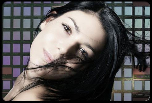 Để đầu bẩn một chút. Gội đầu nhiều quá cũng dễ tẩy trôi tất cả lớp màu đẹp nhất trên tóc. Hãy cố gắng gội đầu cách ngày, thậm chí ba ngày một lần nếu tóc của bạn không bị dầu. Dùng dầu gội khô nếu bạn cảm thấy bị ngứa da đầu.