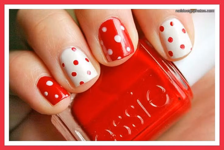 Nail chấm bi là điểm nhấn hoàn hảo cho vẻ ngoài nổi bật và cá tính cho ngày Tết.