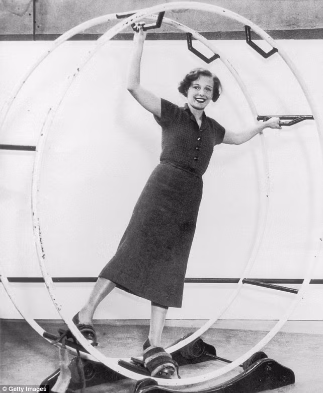 Những hình ảnh này cho thấy nỗi ám ảnh về cân nặng của phụ nữ luôn luôn là vấn đề xuyên suốt mọi thời gian và không gian.