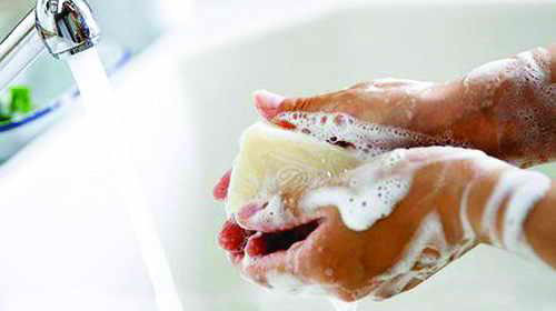 Để phòng bệnh: Thường xuyên rửa tay với xà phòng. Thực hiện tốt vệ sinh cá nhân, nơi ở thông thoáng, hạn chế tiếp xúc với người bệnh.