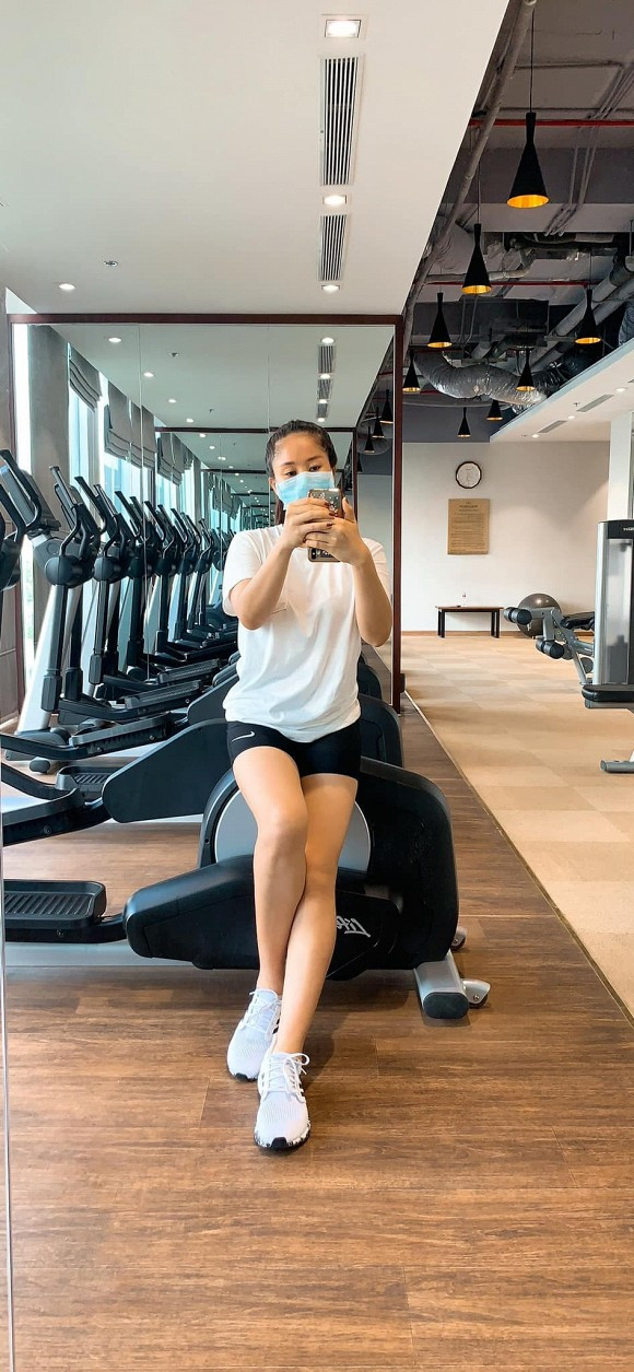 Bị chê mập sau sinh, Lê Phương “lột xác” thon gọn đến ngỡ ngàng - Hình 3 Bi che map sau sinh, Le Phuong “lot xac” thon gon den ngo ngang-Hinh-3