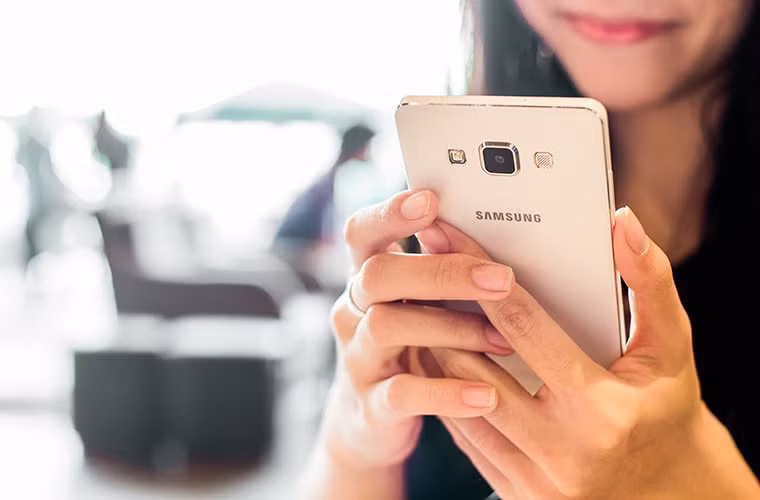 Đi kèm với đó là một phong cách thiết kế đơn giản nhưng sang trọng và không kém phần tinh tế