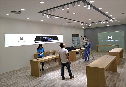 Bkav mở showroom trước ngày điện thoại Bphone 3 ra mắt? - Hình 2 Bkav mo showroom truoc ngay dien thoai Bphone 3 ra mat?-Hinh-2