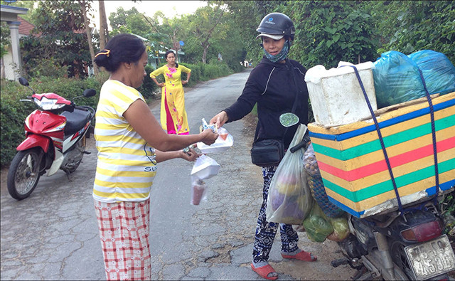 Giao thức ăn cho khách Giao thức ăn cho khách